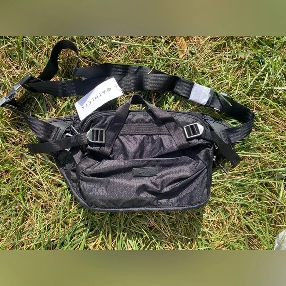 NWT! ATHLETA Excursion Large Belt Bag‎ Black Nylon Fanny Pack Waist Sling Purse - Picture 4 of 6